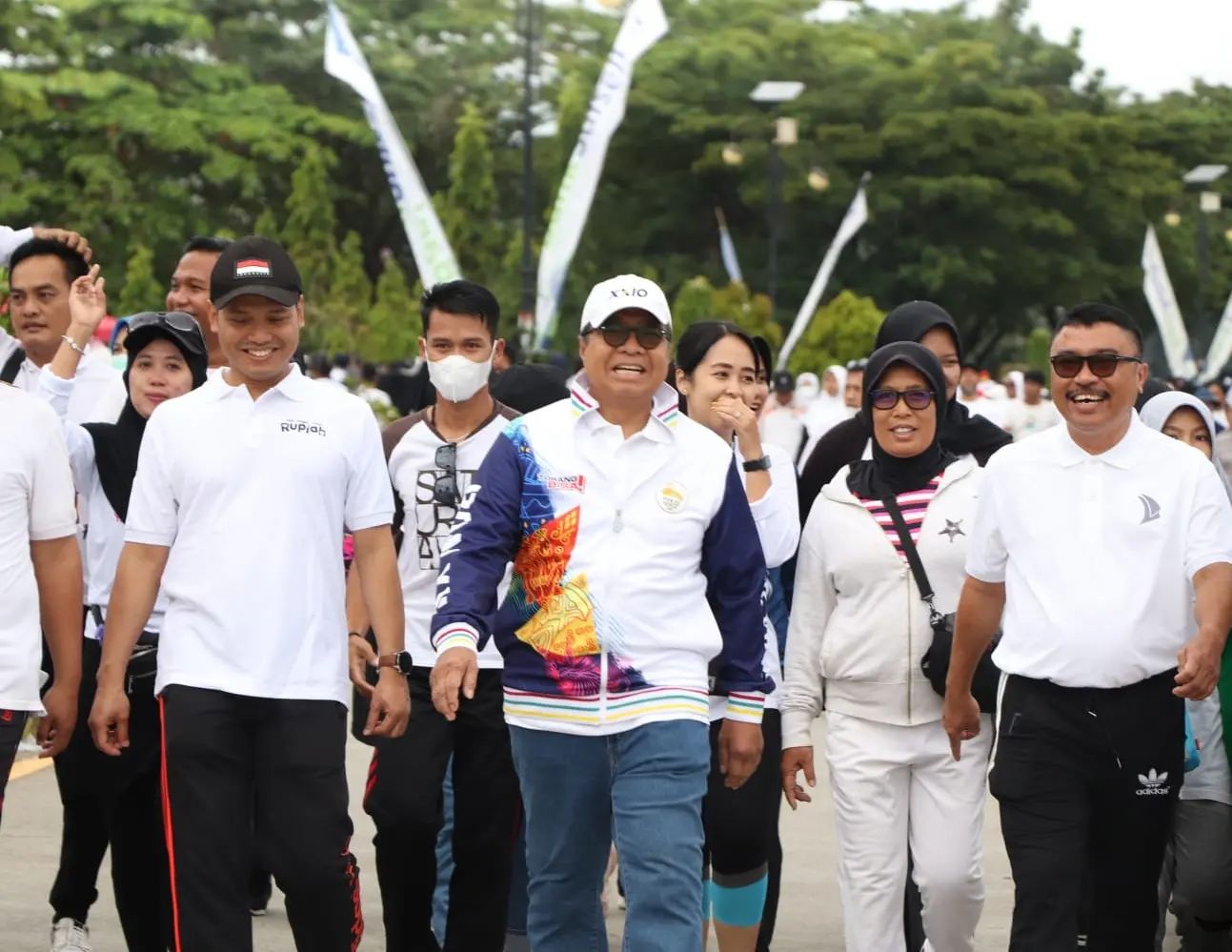 Sekprov Bersama Dirut Bank Sulselbar Ikuti Jalan Santai Double Untung